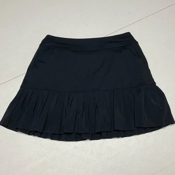 Under Armour Sz Small Black Pleated Athletic Golf Tennis Skort w Pockets Preppy - Picture 3 of 8